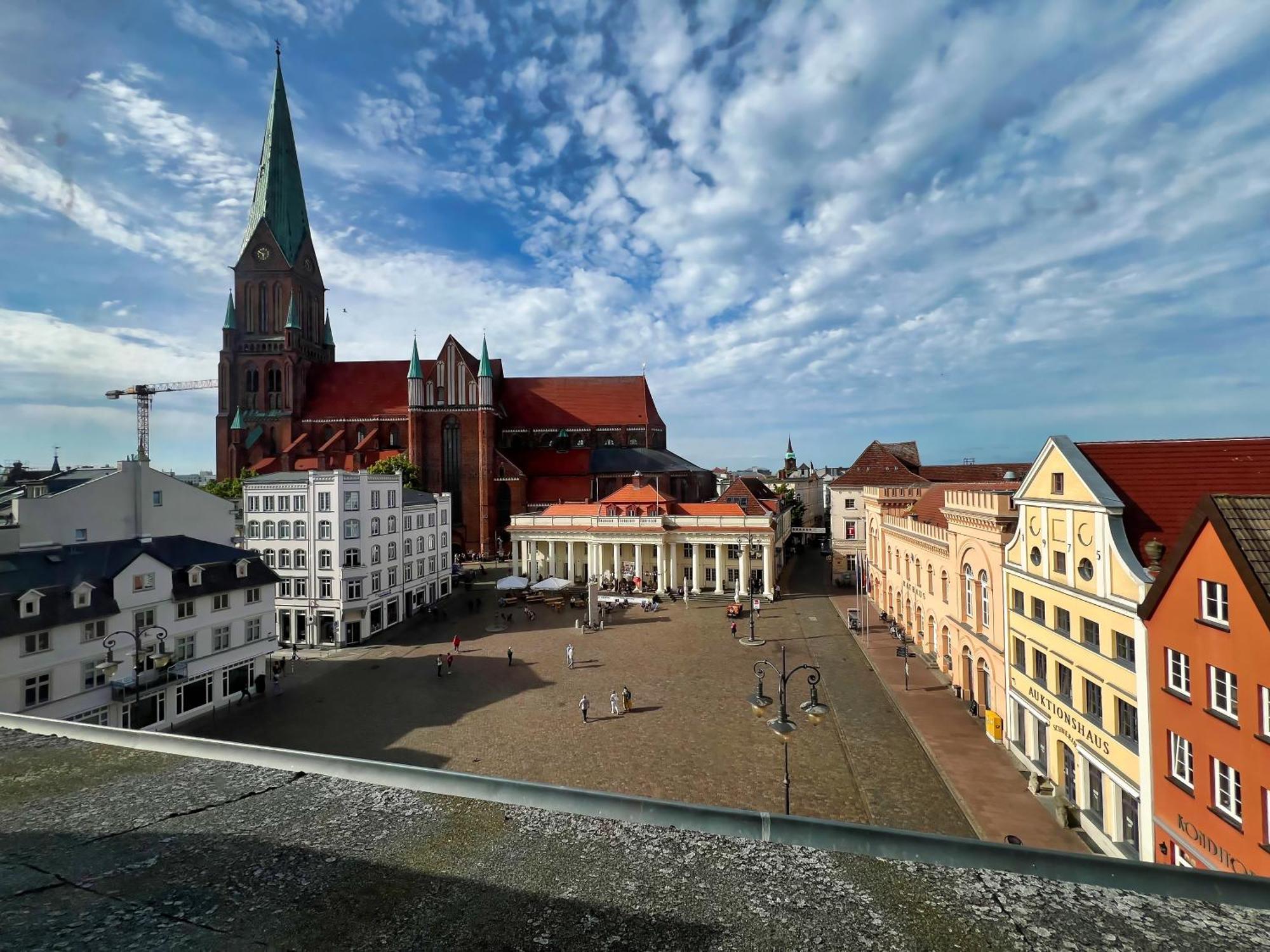 Nr 3 Lichtdurchflutetes Apartment Am Historischen Marktplatz 66 Qm #Cosiness Company 23 Шверин Екстериор снимка